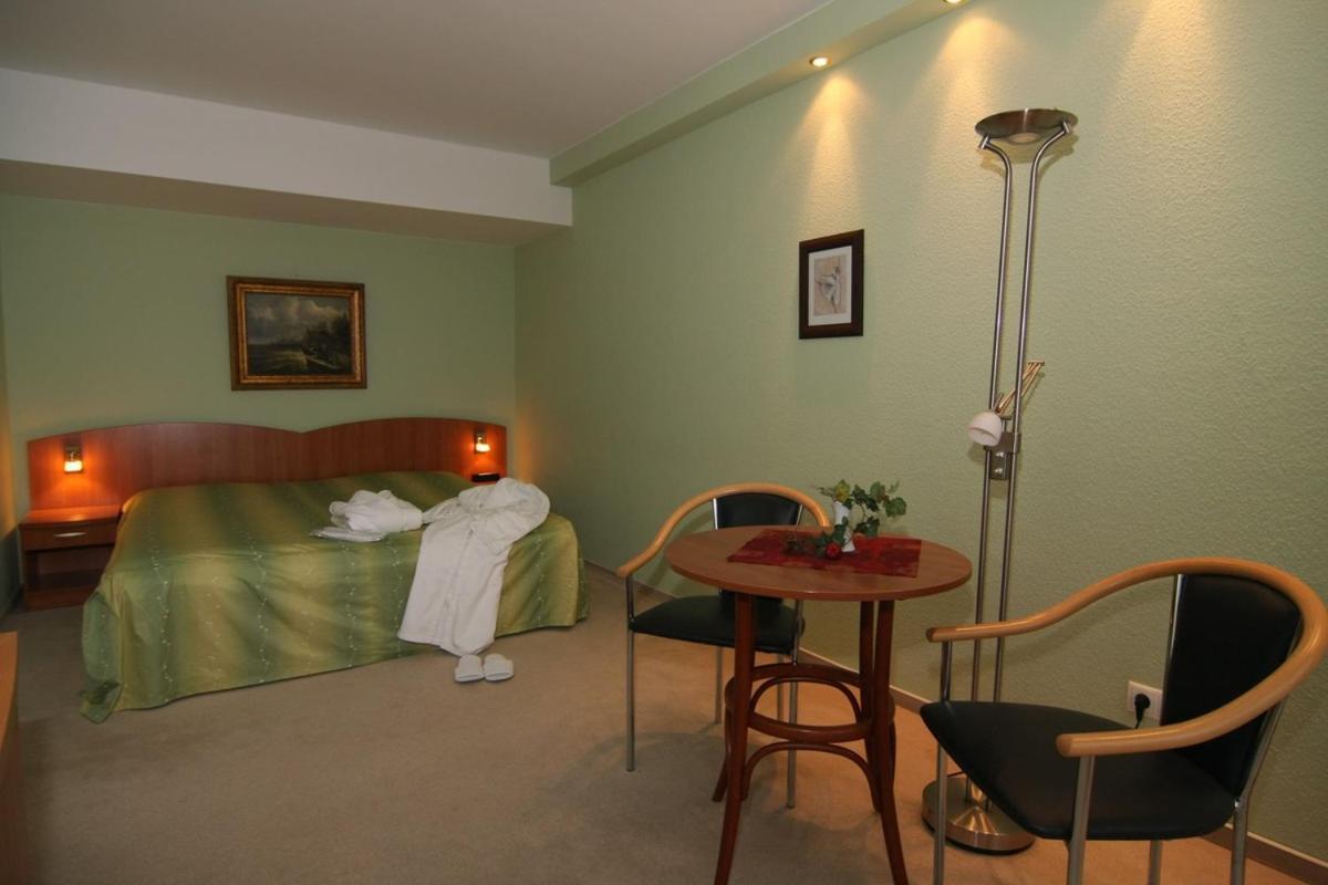 Hotel Balneolum Superior Кведлинбург Екстериор снимка